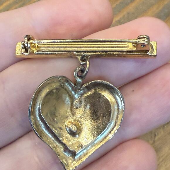 VTG Victorian Revival Bar Pin Brooch Dangle Sweetheart Heart Charm Gold Tone - Picture 3 of 9